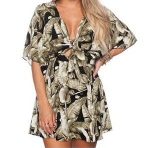 BUDDY LOVE Tropical Leaf Print Short Sleeve Tie Front Cut-Out Romper M
